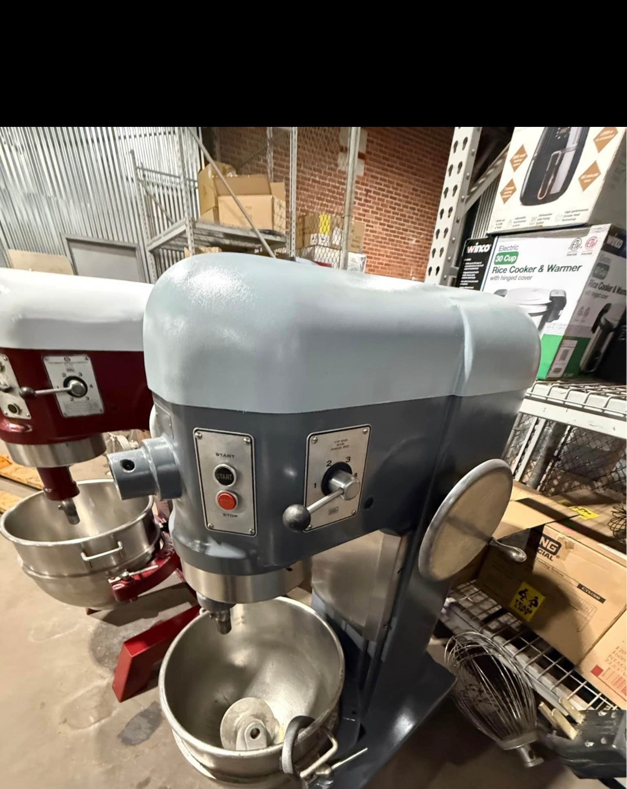Hobart H600 60 Qt Mixer 1hp - 3Ph - 208v - Stainless Bowl And Dough Hook